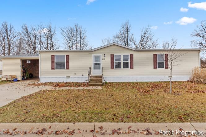 7204 E Grand River Ave #253