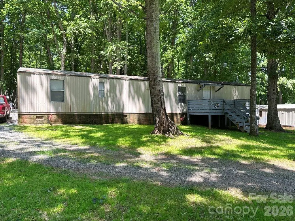225 Starlight Dr