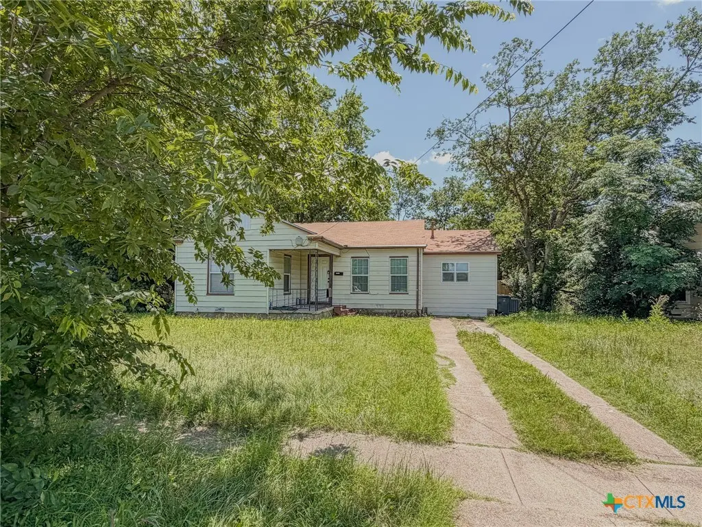 1012 W Green Ave