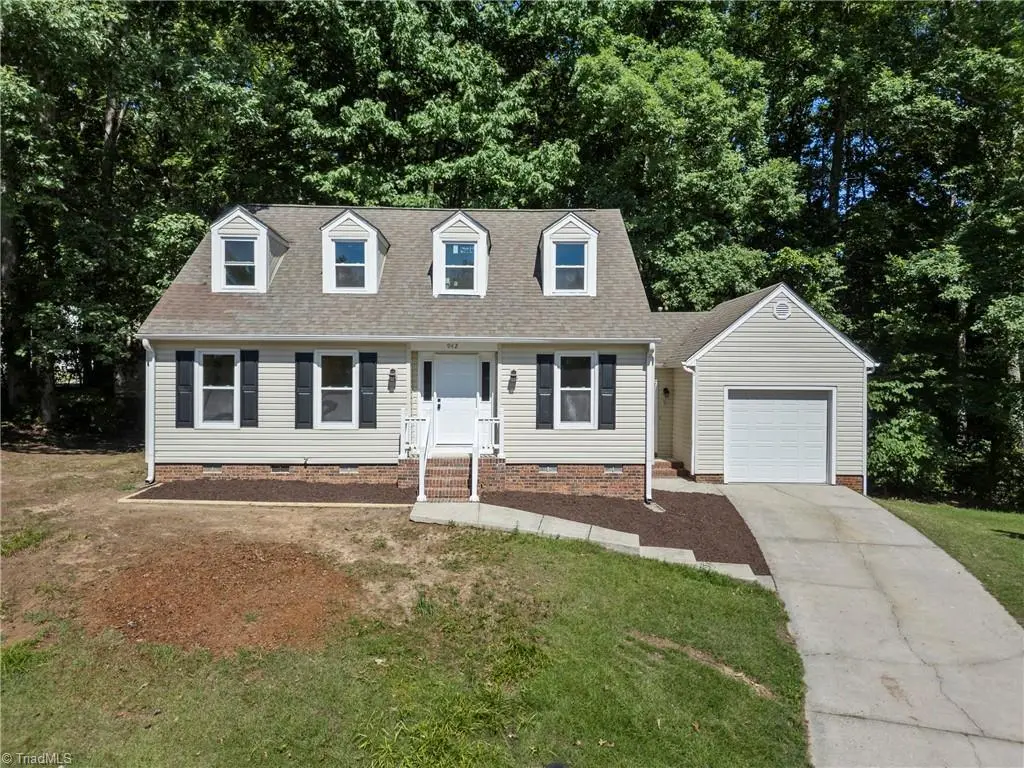 942 Chatfield Dr