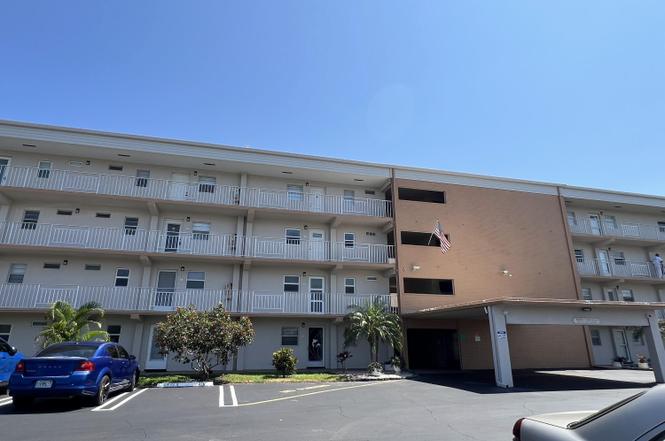 230 NE 26th Ave #2070