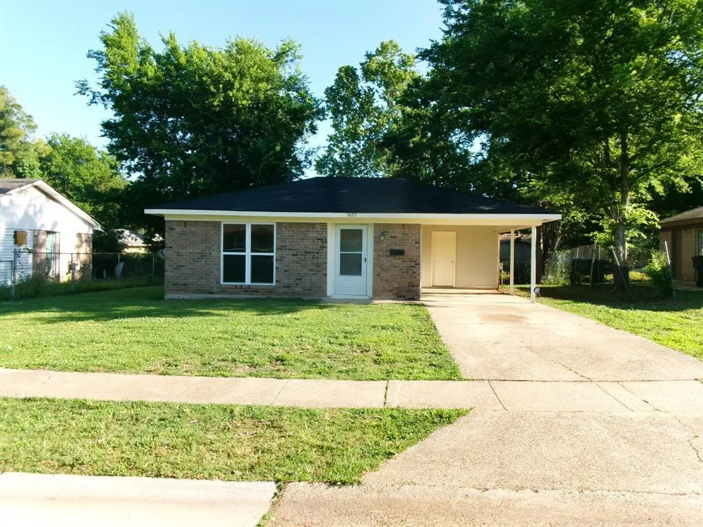 1425 Cynthia Ln