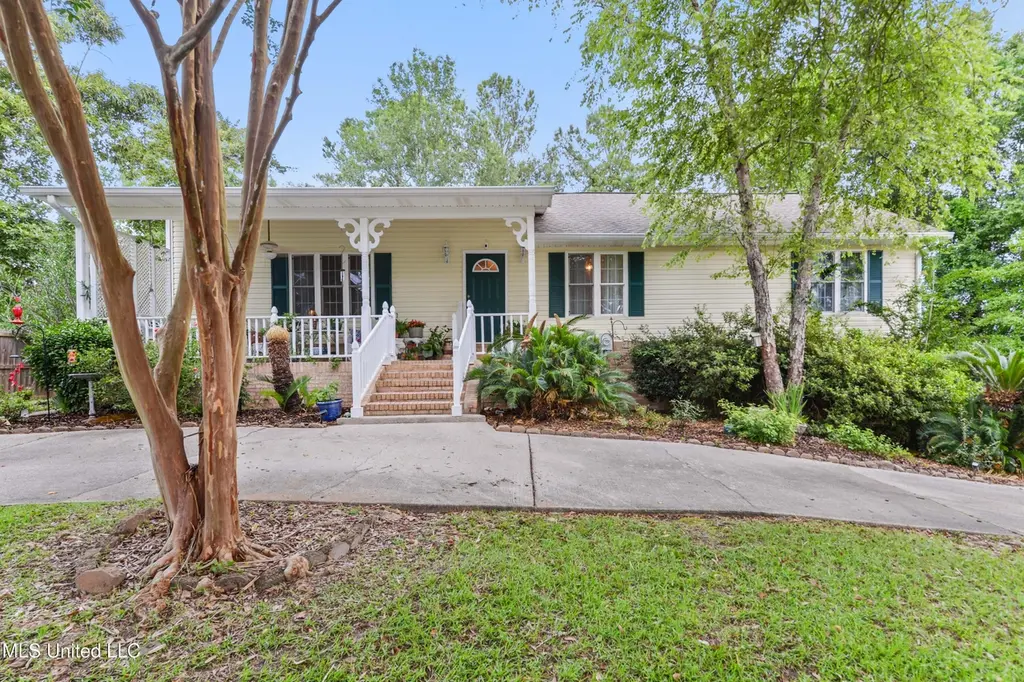 6658 Ahekolo Cir