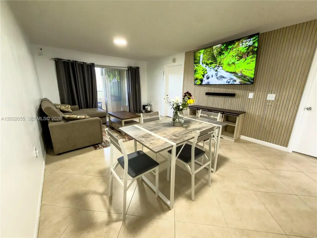 1200 SW 137th Ave Unit 305E
