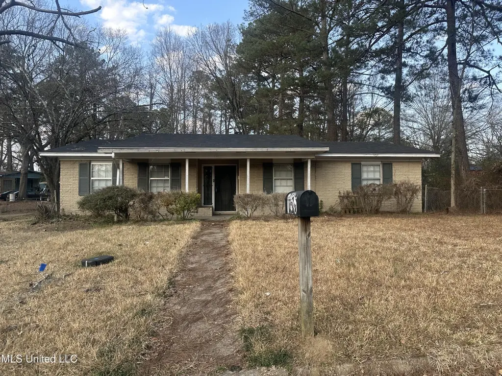 1156 Garden Park Dr