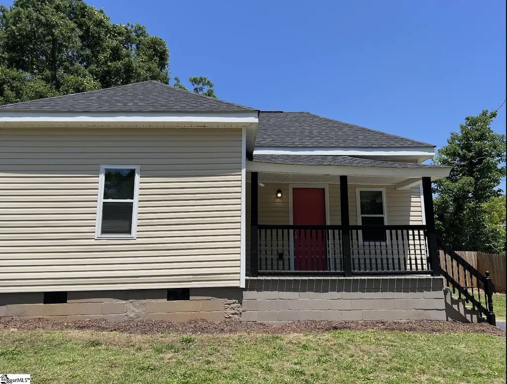 117 Dewey Ave