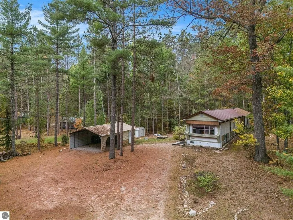 377 E Bear Lake Rd