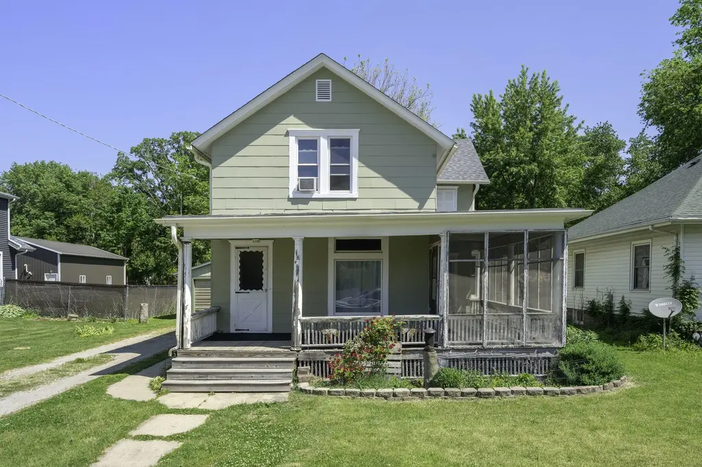 116 W Union St