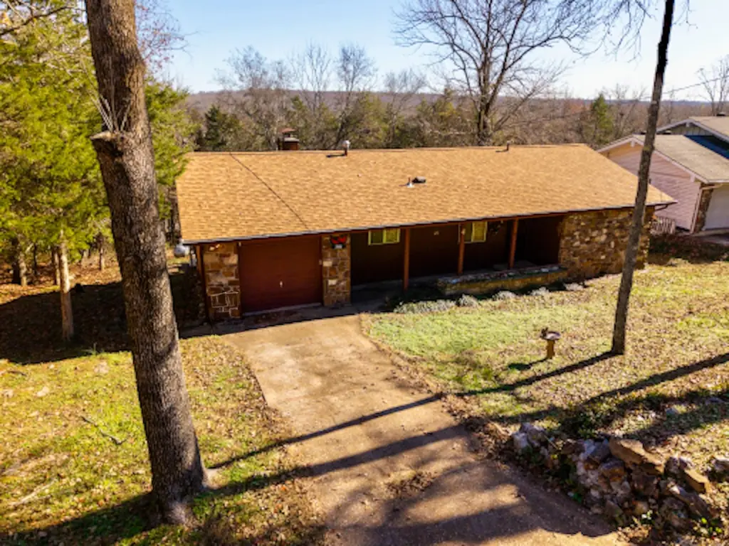 4 Otter Dr