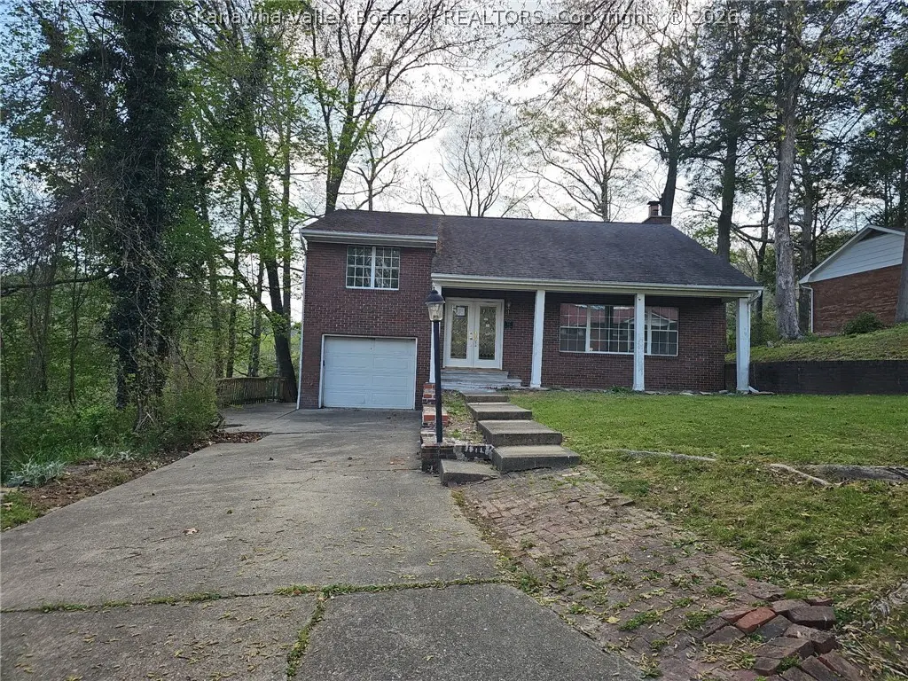 60 Woodland Dr