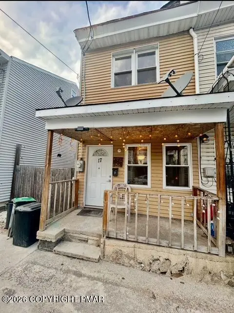 17 E Pine St