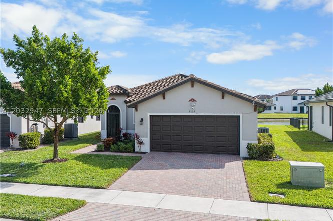 5028 Arancia Ln