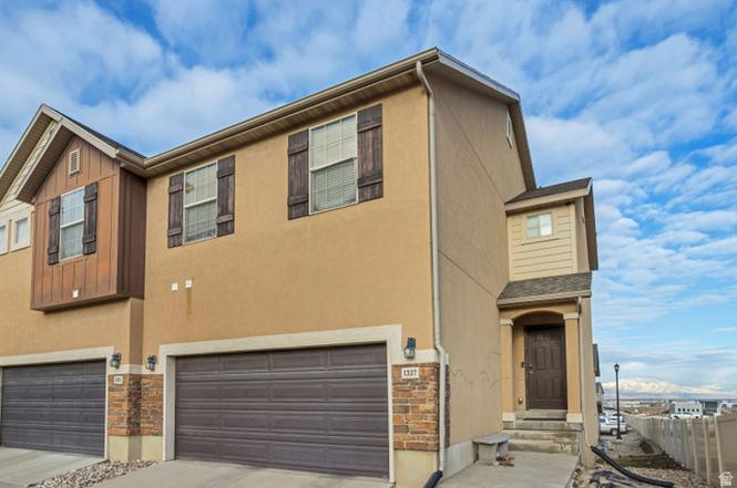 1327 Lily Pad Dr