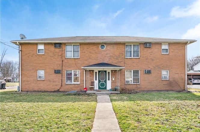 895 Cook Ave