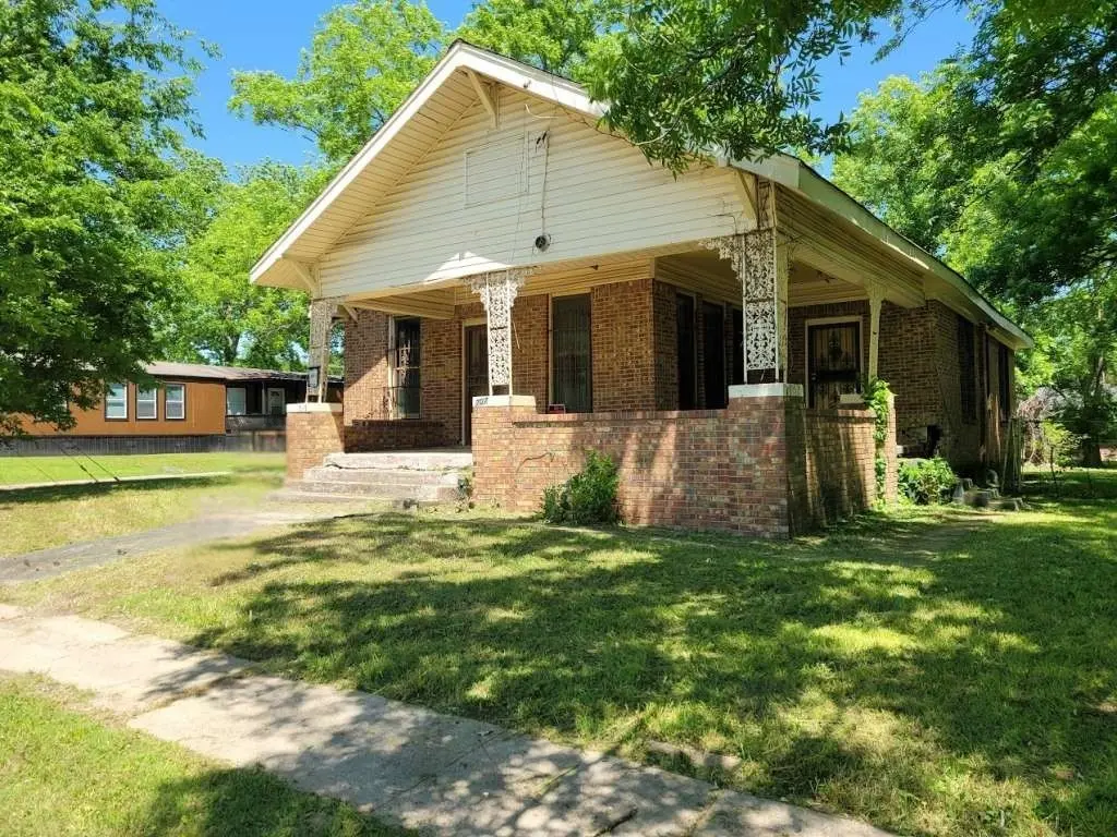 707 W Houston St