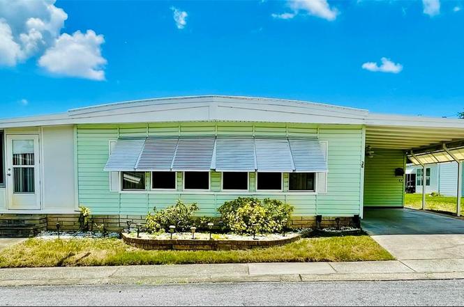 36 Maple Leaf Ct