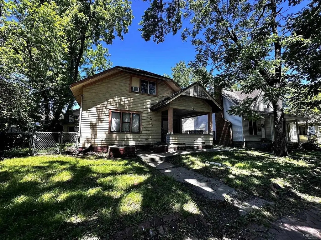 624 Bluemont Ave