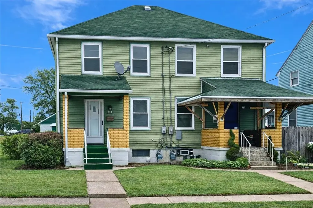 900 Vankirk St