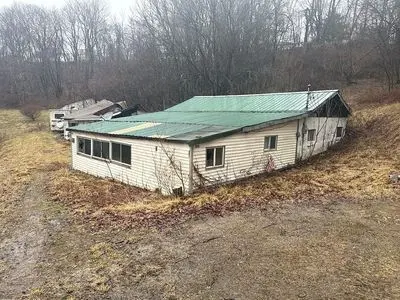 108 Undercliff Rd