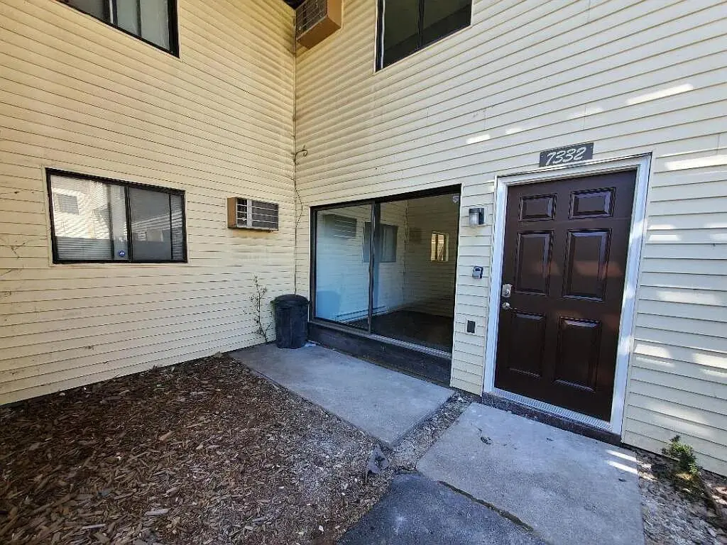 7332 72nd Ln N