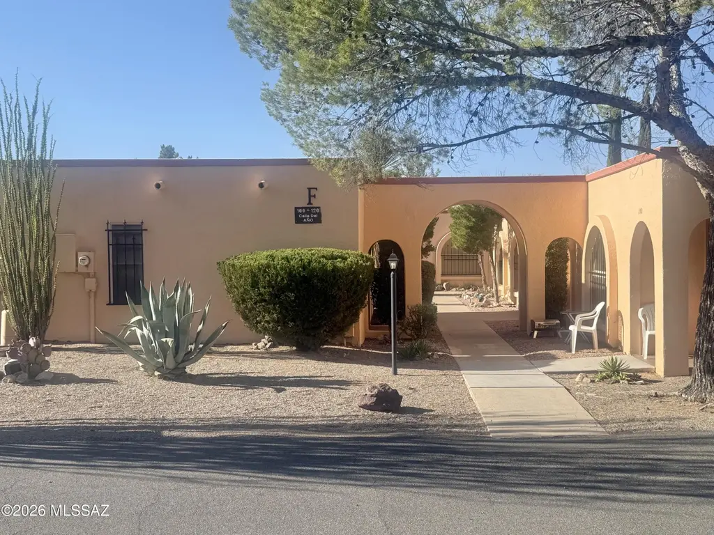 102 W Calle Del Ano