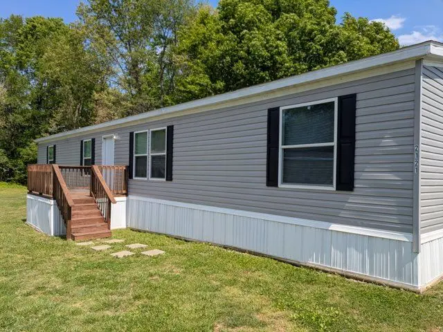 2121 Adams Dr