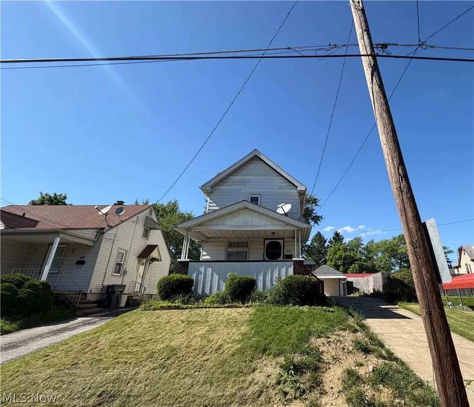 1452 Humbolt Ave