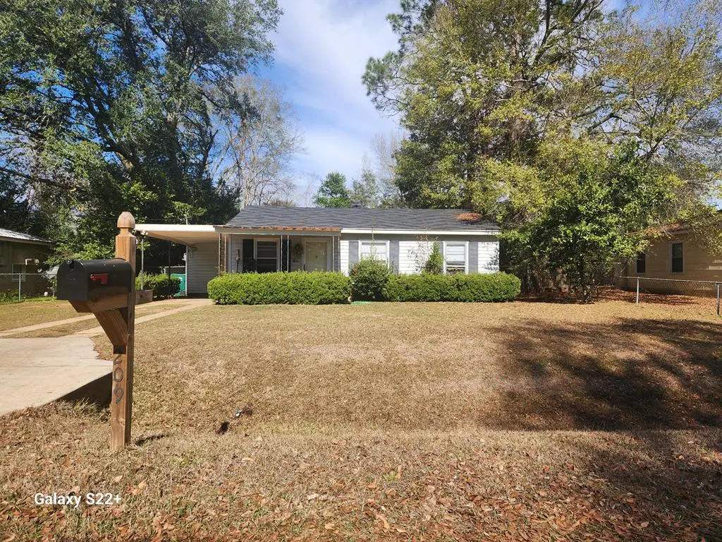 209 Moore Ave