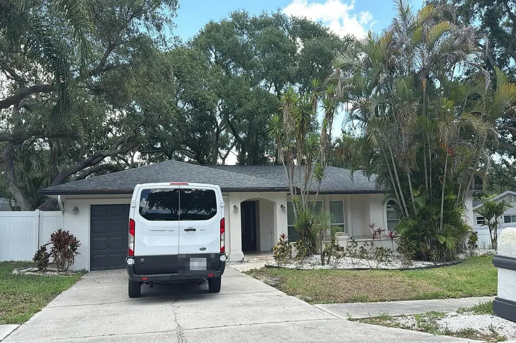 904 High View Dr