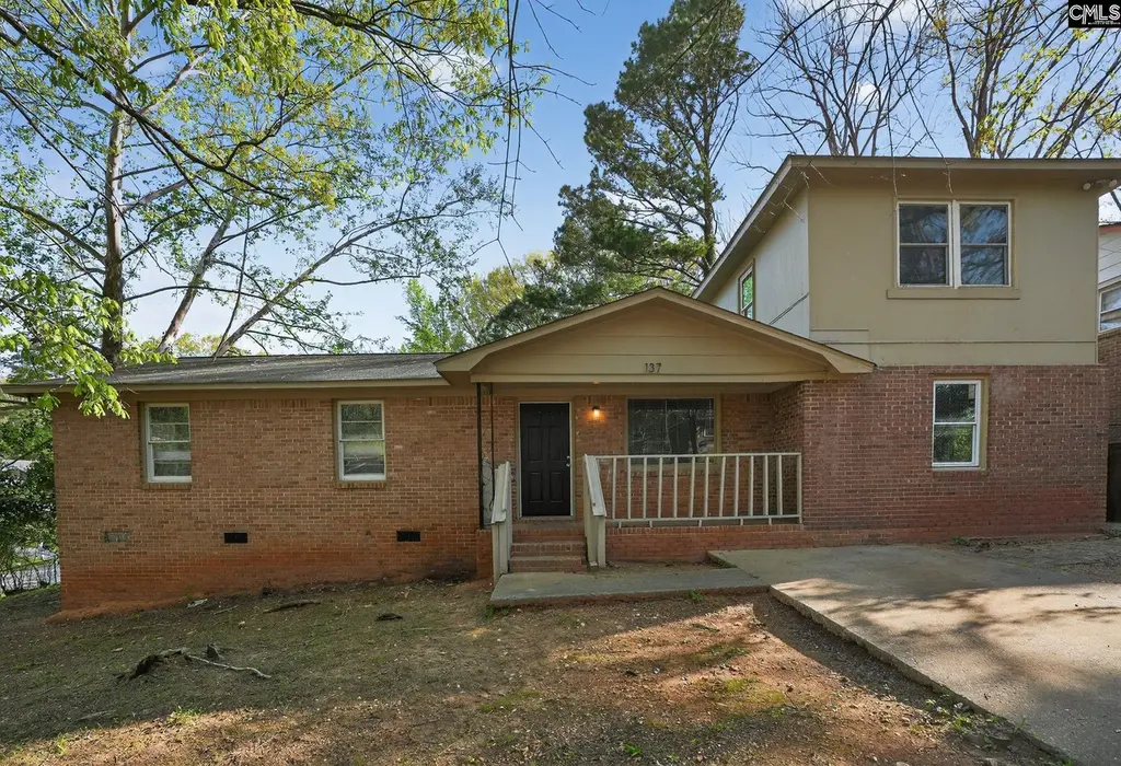 137 Green Tree Dr