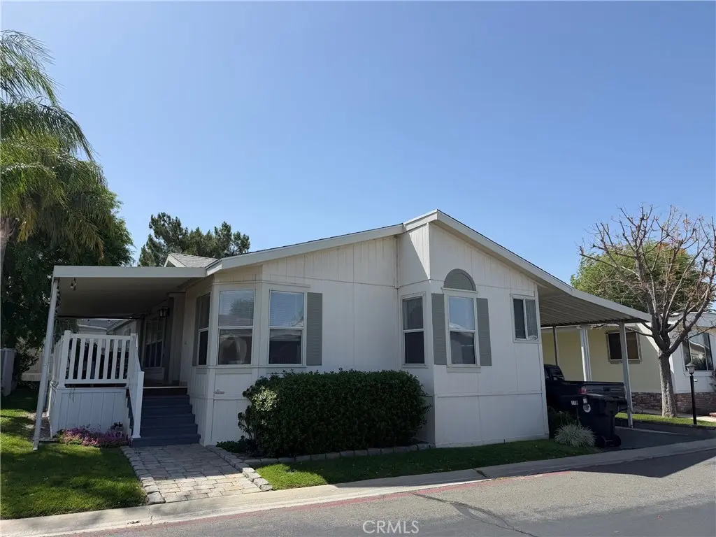 27361 Sierra Hwy #119