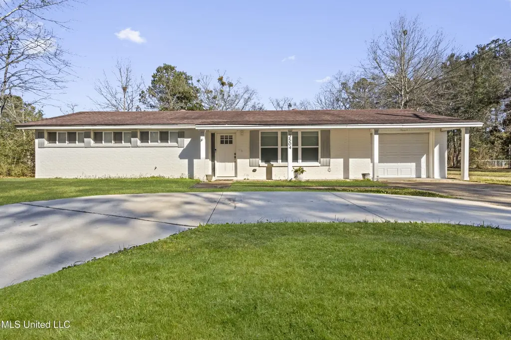 3504 Beachview Dr