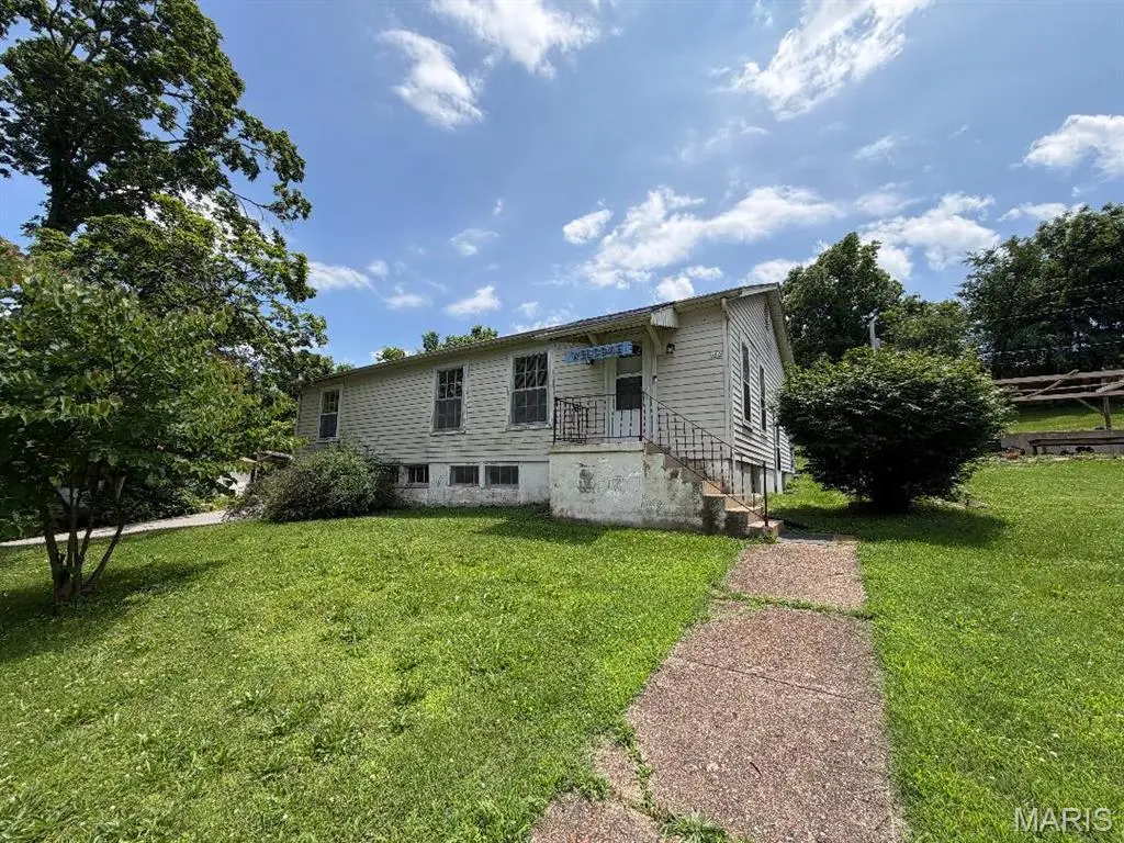 406 Fort St
