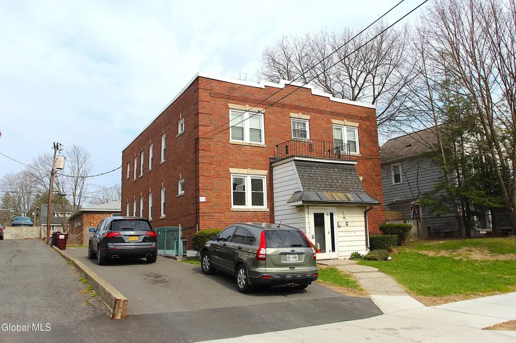 190 S Allen St