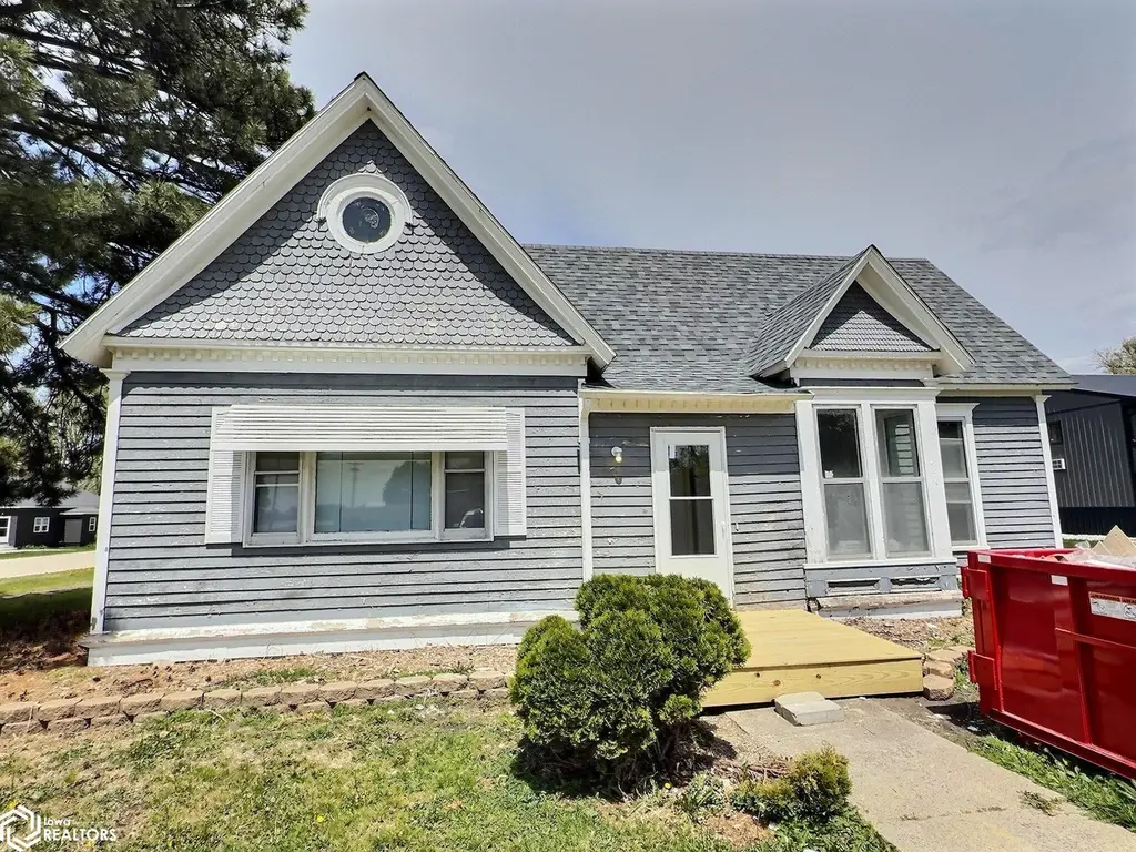 312 Main St