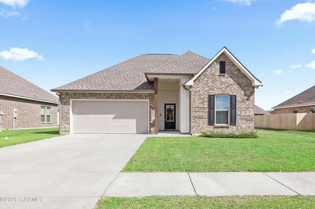 213 Weaver Way