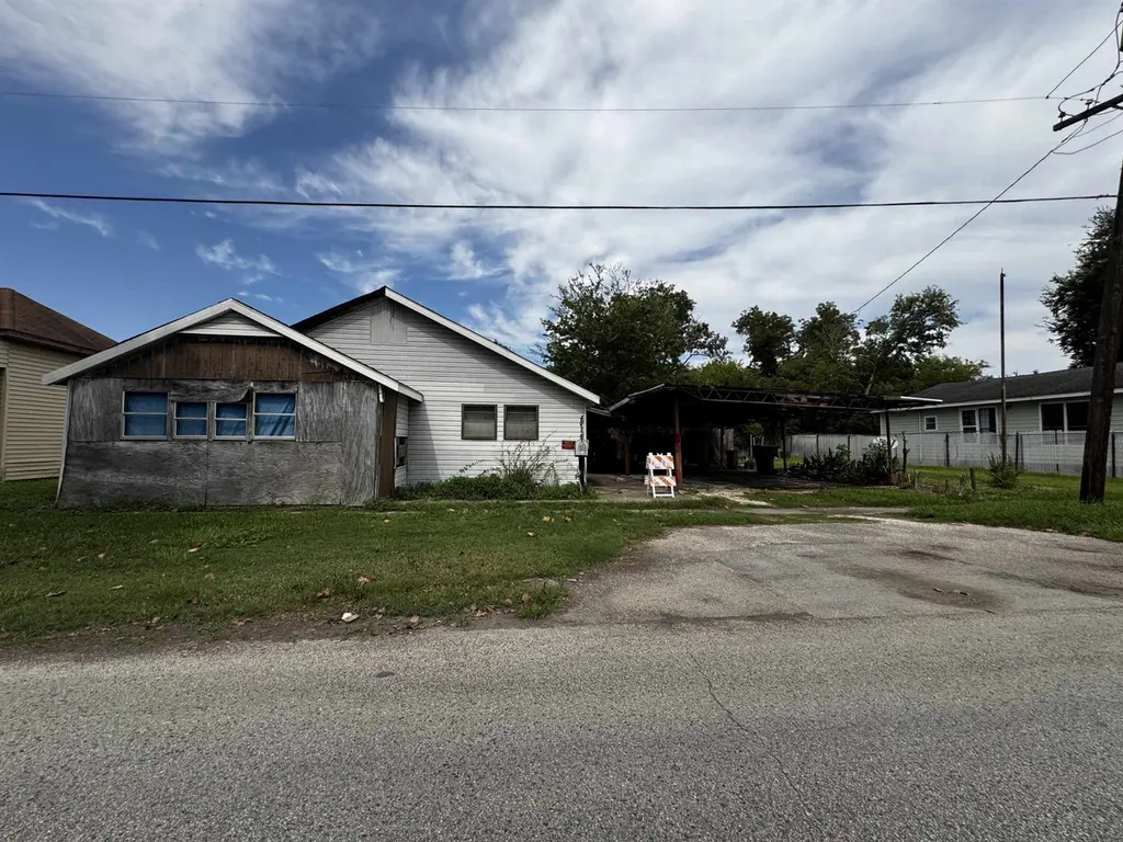 1370 Ashley Ave