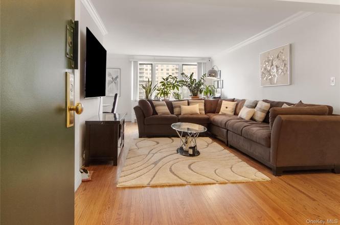 609 Kappock St Unit 8G