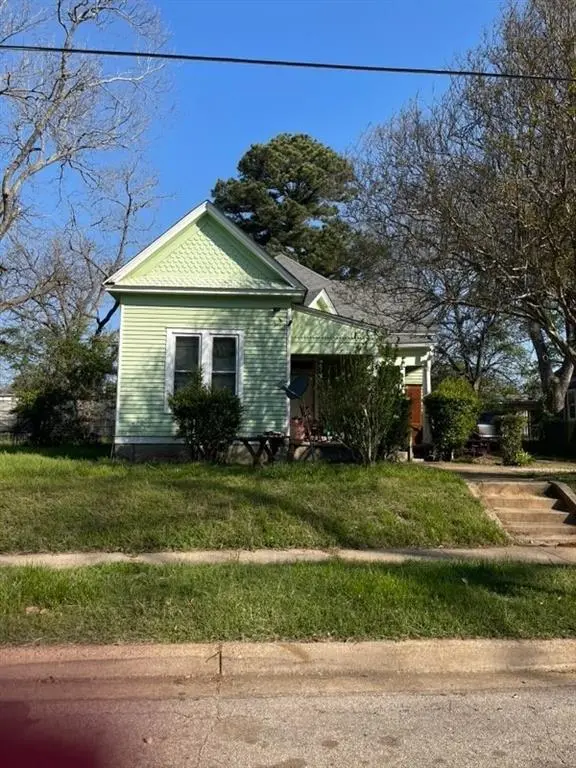 311 W Green St