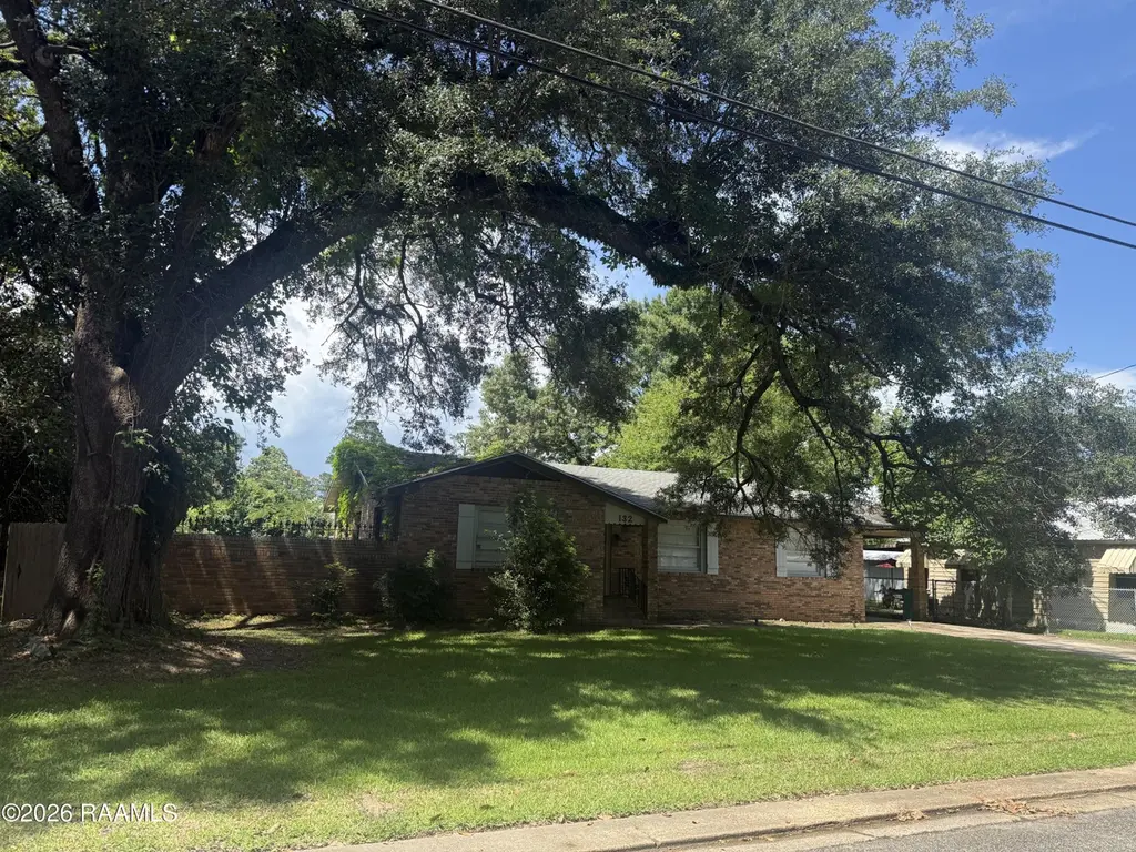 132 W White St