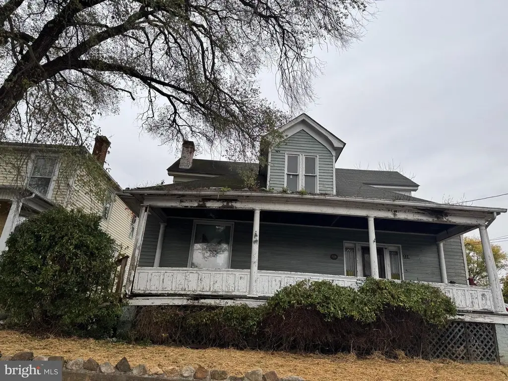 110 N Main St