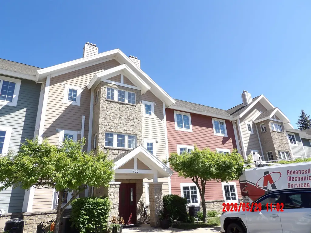 1246 Sunnyside Unit 203, 4 & 8