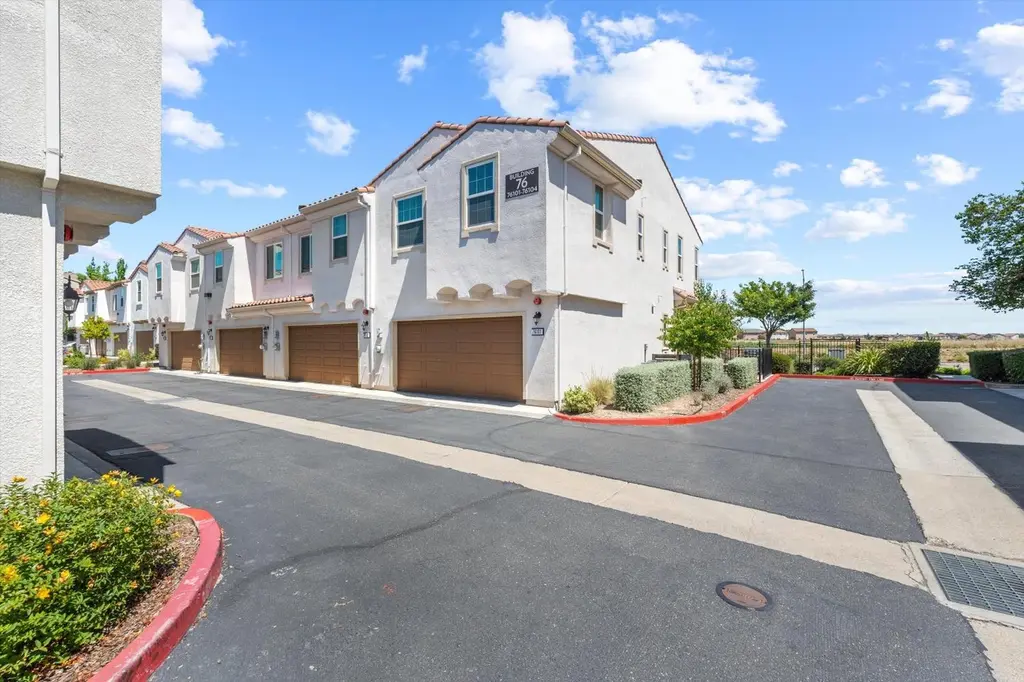 5301 E Commerce Way #76101