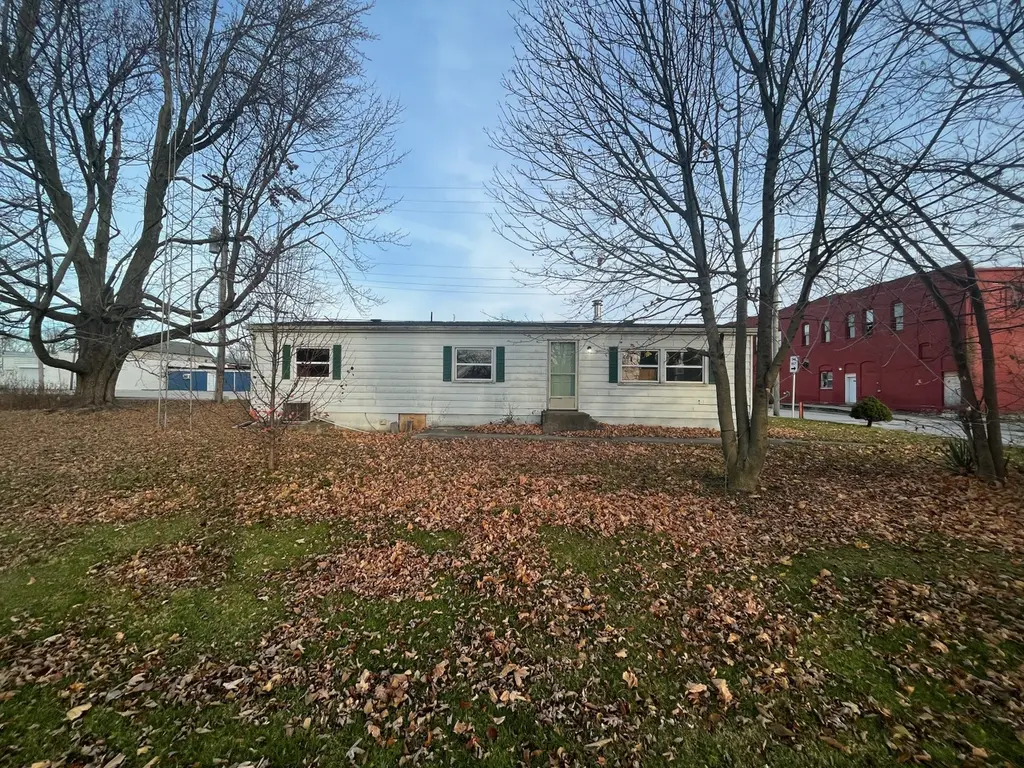 106 W Water St