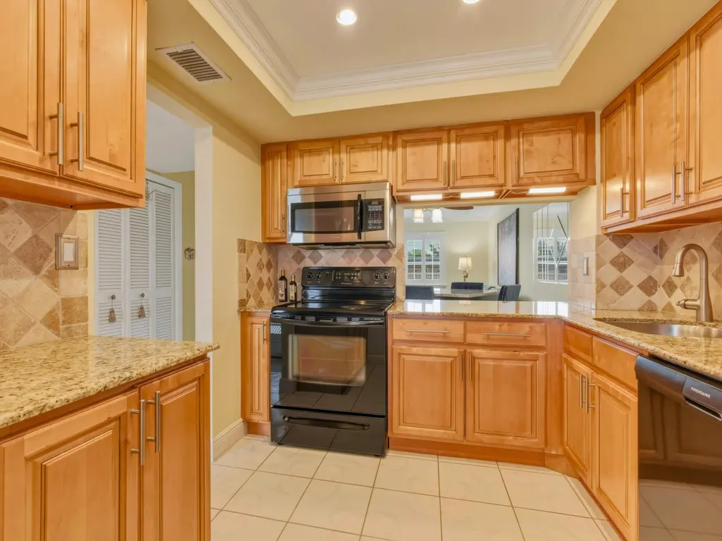 9810 Marina Blvd #1136