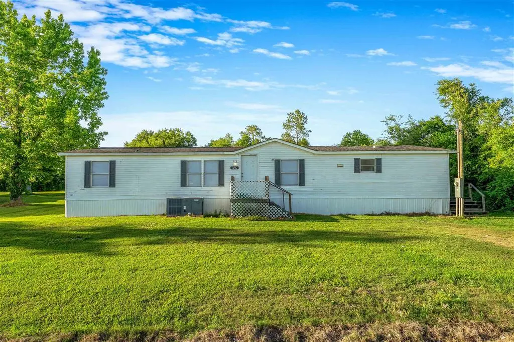 1206 Vickie Ln