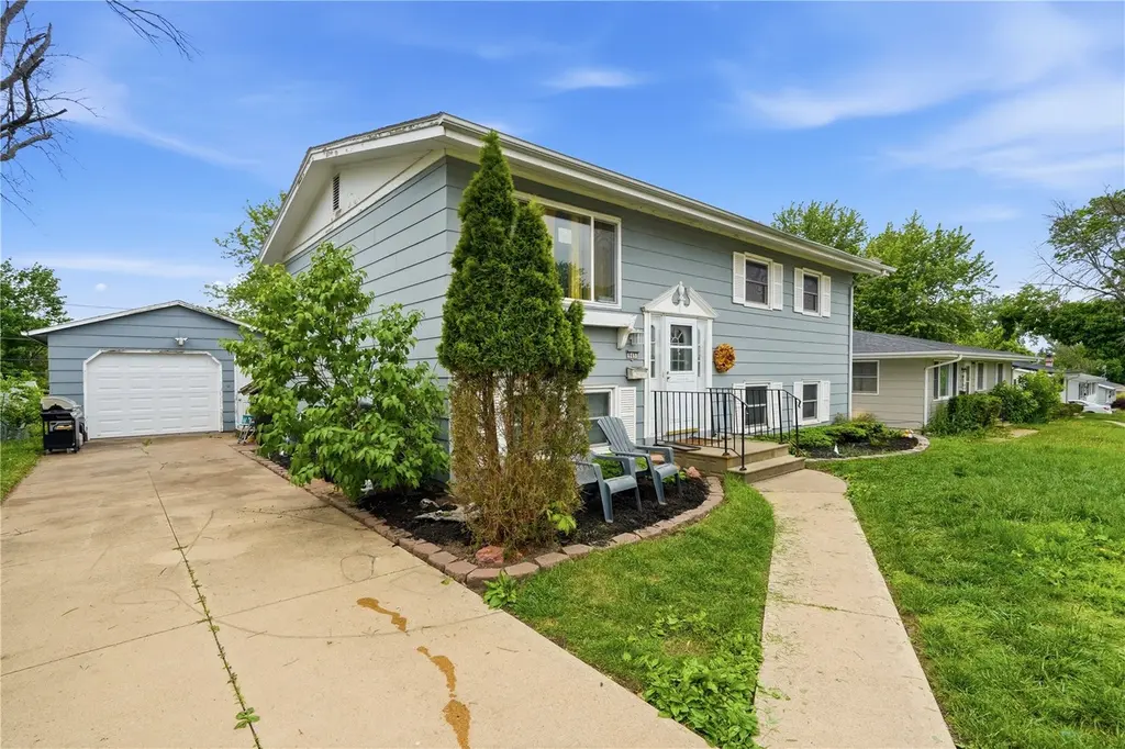 945 Westview Dr Dr