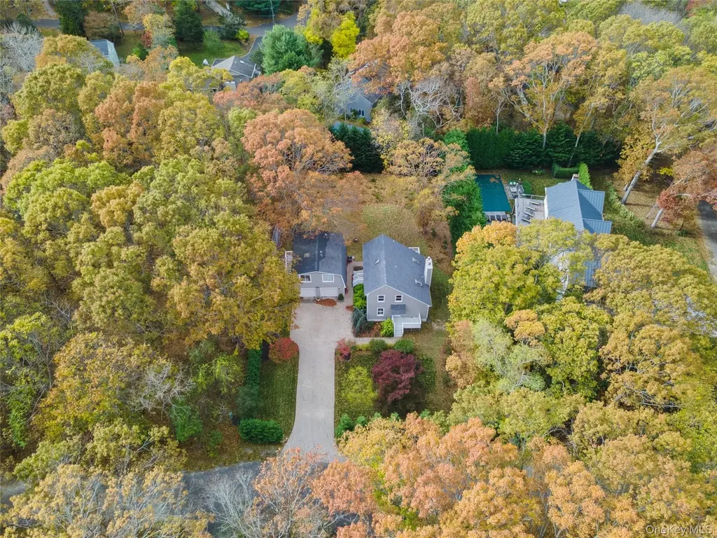 33 Whalers Dr