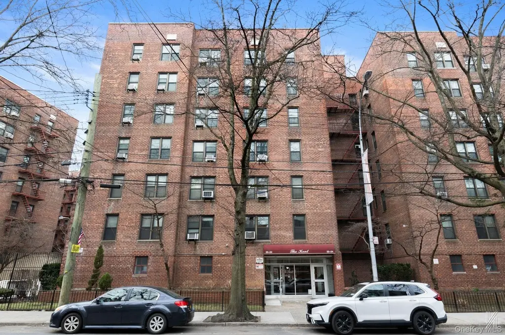 33-24 Junction Blvd Unit 1R