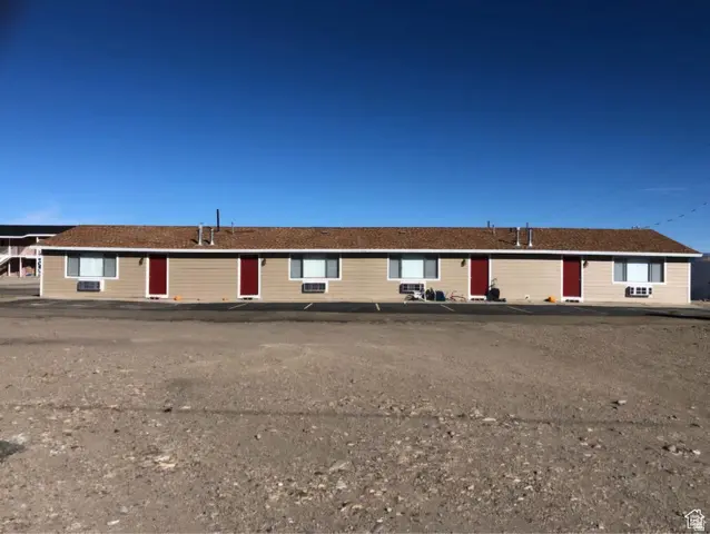570 W Main St